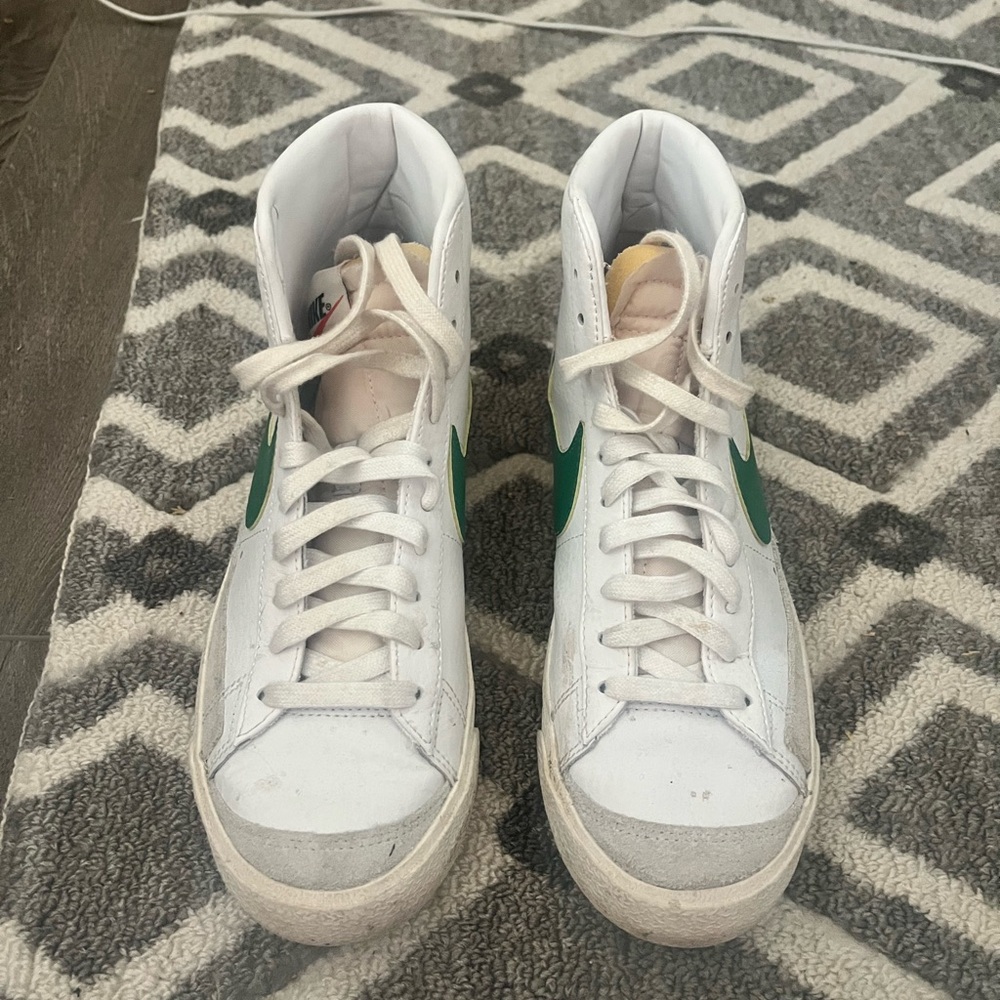 Nike blazers (green)